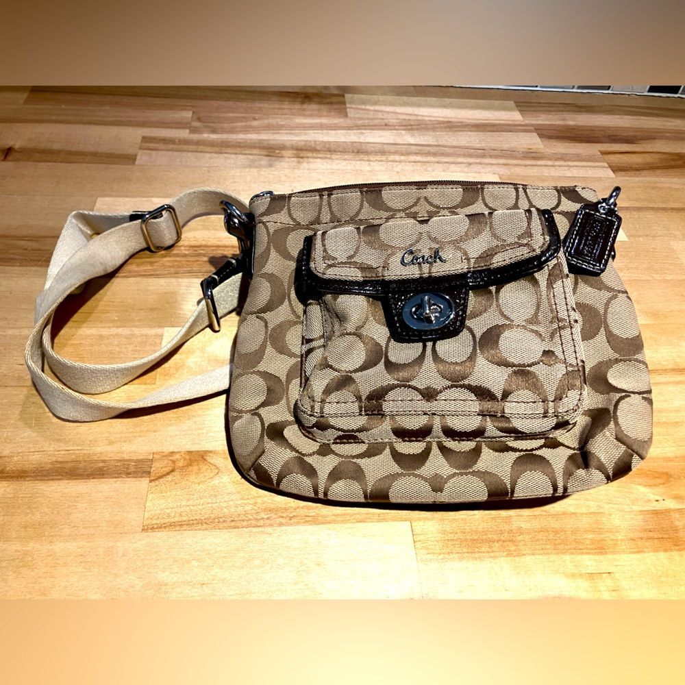 Coach purse, excellent condition. Canvas shoulder strap